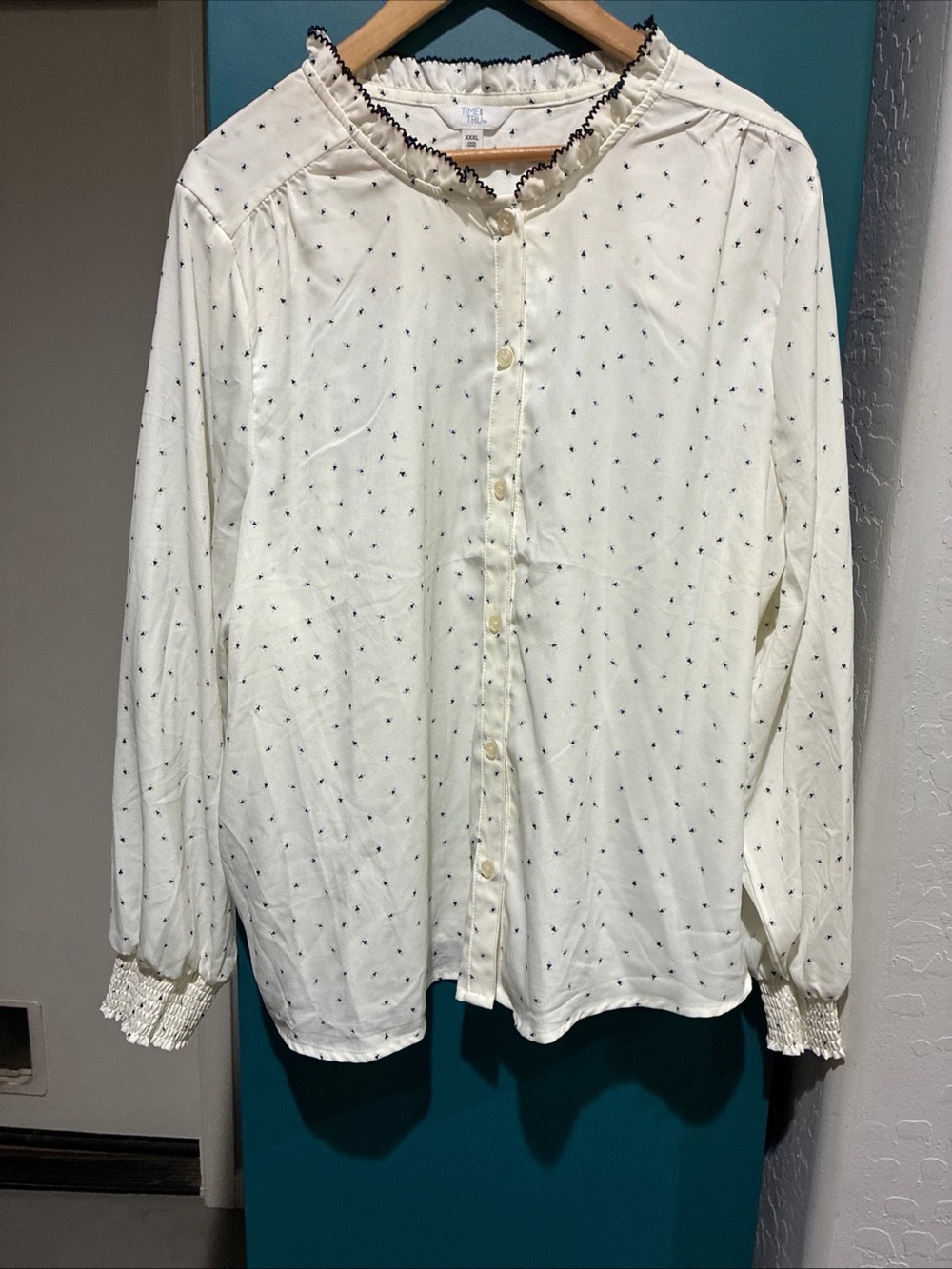 Time & Tru Cream Button-Front Blouse with Navy Micro Dot and Ruffle Collar XXXL